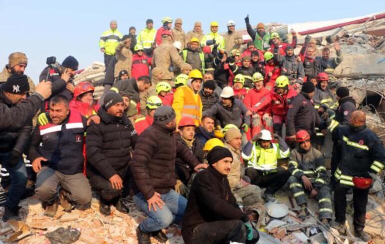 100 kişi çalıştı, 92'nci saatte kurtarıldı