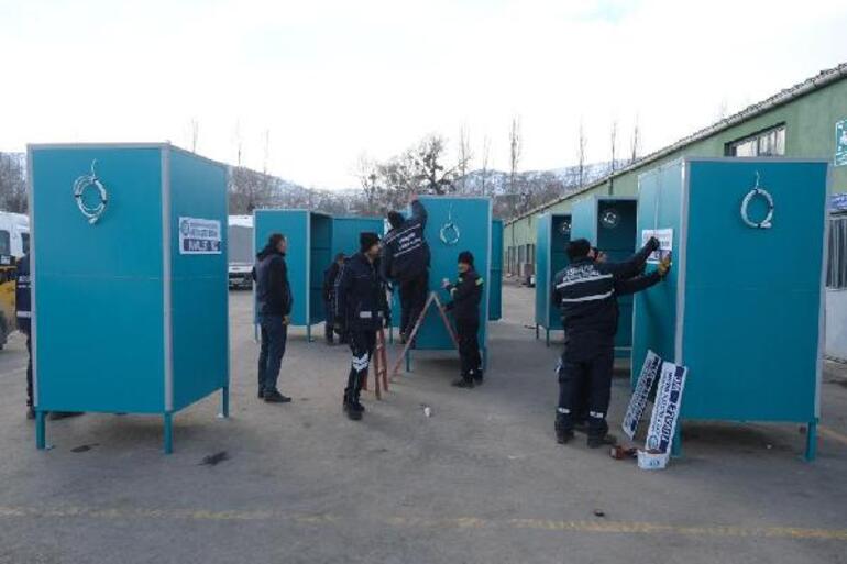 Eskişehir’den deprem bölgesine seyyar tuvalet ve hijyen malzemeleri