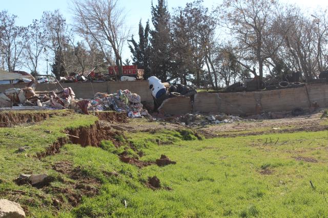 Gaziantep'te fay hattının geçtiği yerde çatlak ve çökmeler meydana geldi