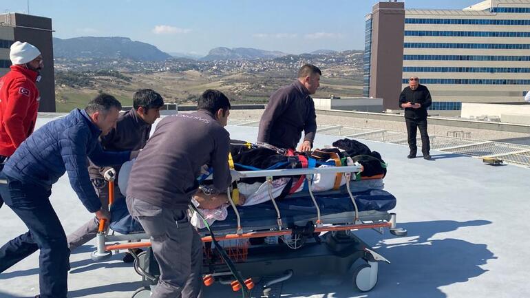 212'nci saatte kurtarılan kadın, ambulans helikopterle Mersin’e getirildi