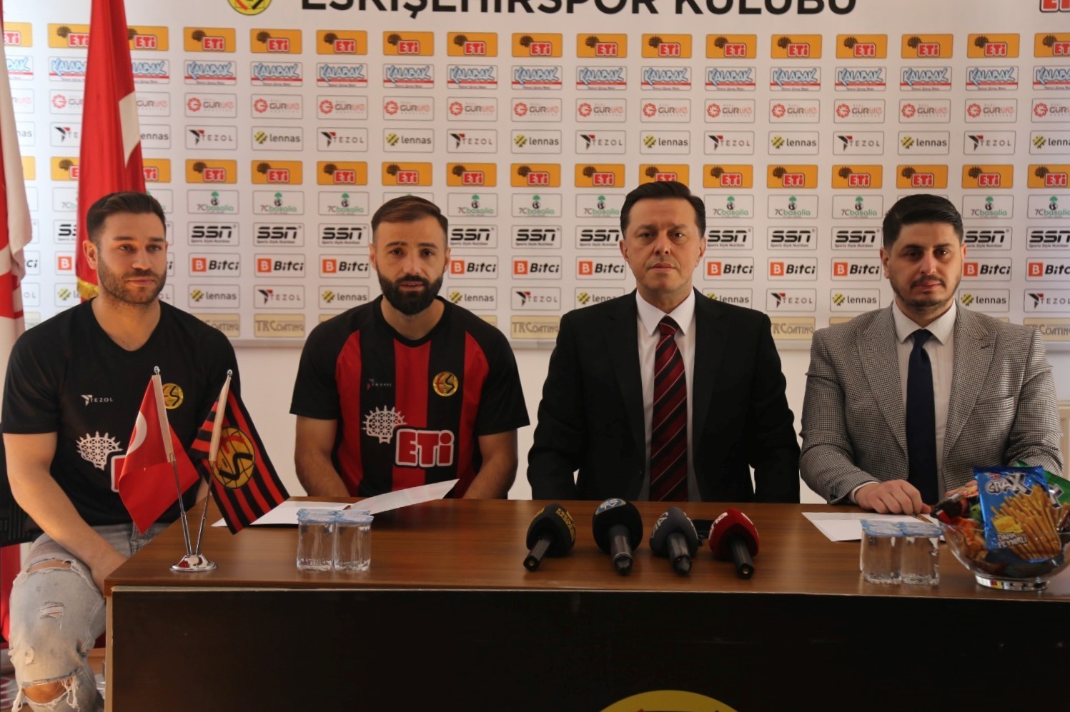 Eskişehirspor’da 6 imza birden