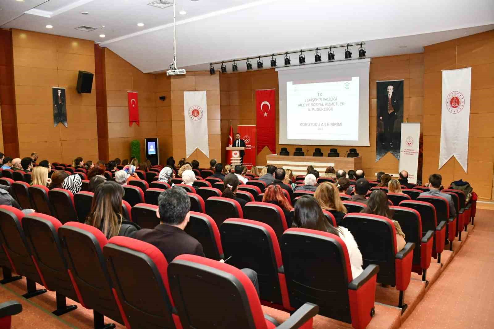 Eskişehir Adliyesi’nde koruyucu aile anlatıldı