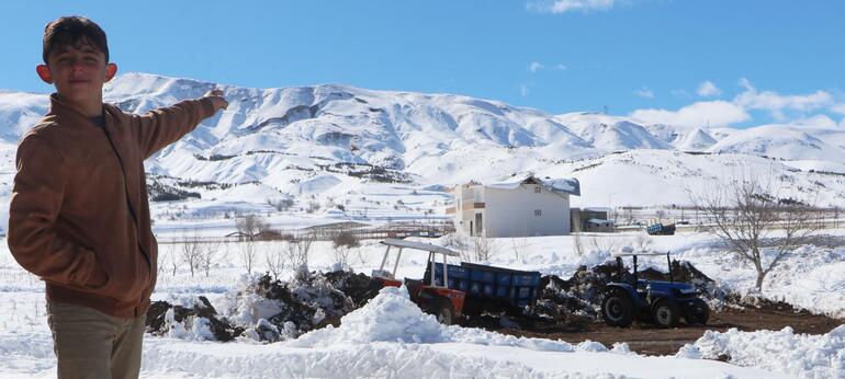 11 ili yıkan deprem, Doğanşehir'deki dağı ikiye ayırdı