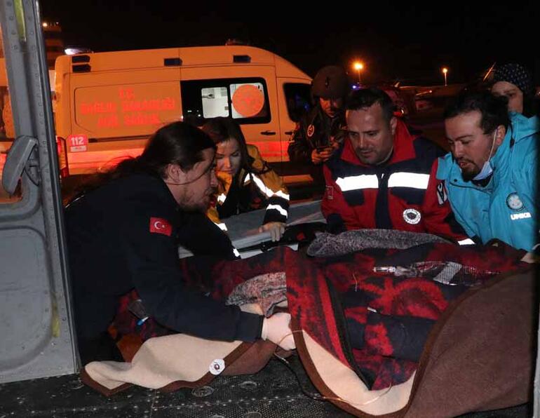 Hatay’da, depremde yaralananlar Sahil Güvenlik helikopterleriyle Adana’ya sevk edildi
