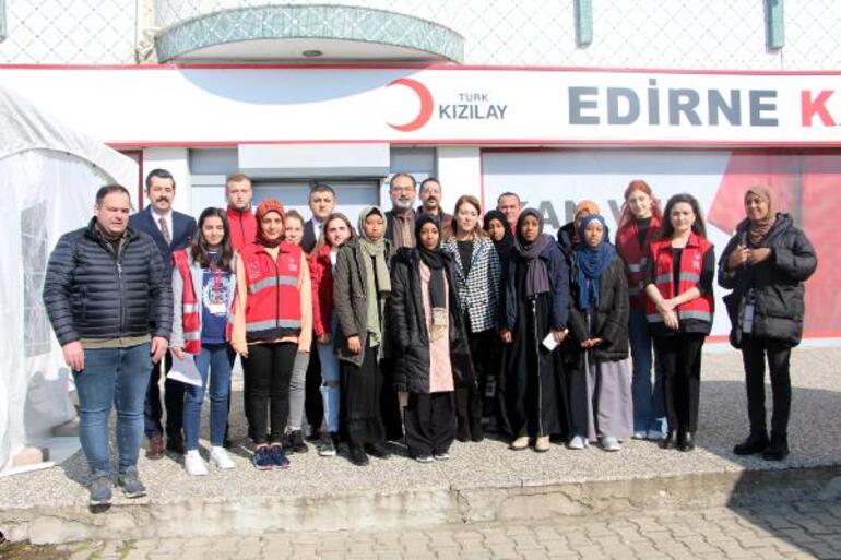 Edirne’de uluslararası öğrencilerden depremzedeler için kan bağışı