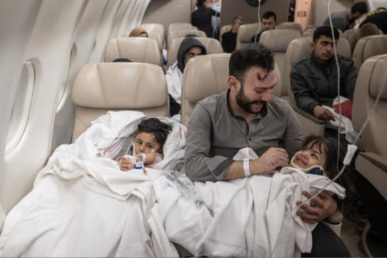 Cumhurbaşkanlığı uçakları ile 16'sı bebek 126 yaralı depremzede taşındı
