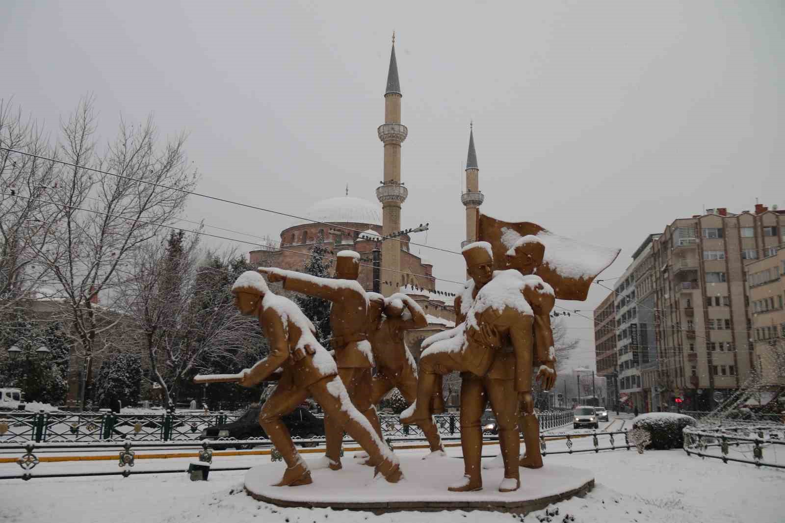 Eskişehir’in kar hasreti son buldu