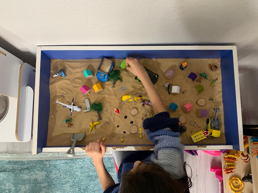 Depremzede çocuklar oyun terapisiyle iyileşiyor