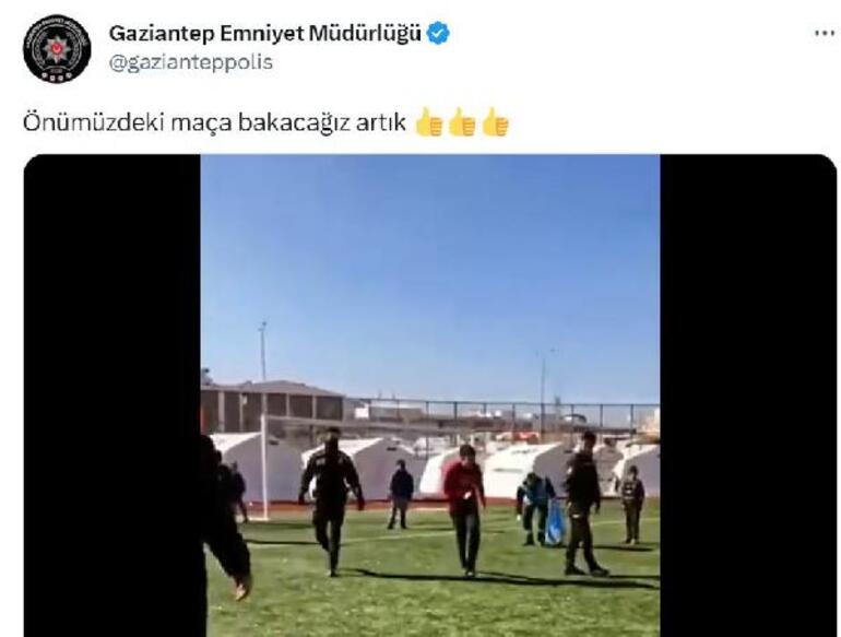 Polisler depremzede çocuklarla maç yaptı