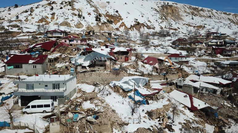 Kahramanmaraş'ın en zirvedeki dağ köyünde 130 evden 20 ev kaldı