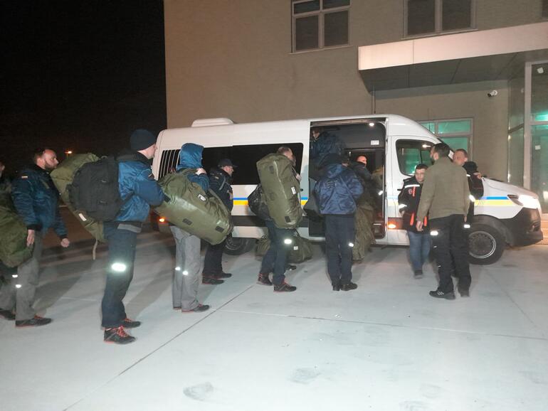 Litvanya arama kurtarma ekibi İstanbul'a getirildi
