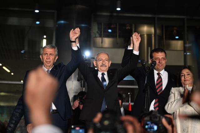 Aday açıklanırken yüzü asık olduğu görülen Akşener, yaptığı paylaşımla sessizliğini bozdu: Tarih yazacağız!