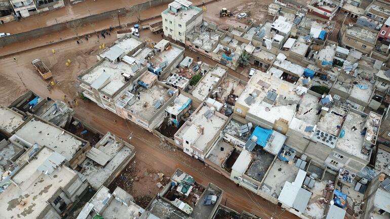 Şanlıurfa'da sel felaketinin izleri silinmeye çalışılıyor, kayıp 1 kişi aranıyor