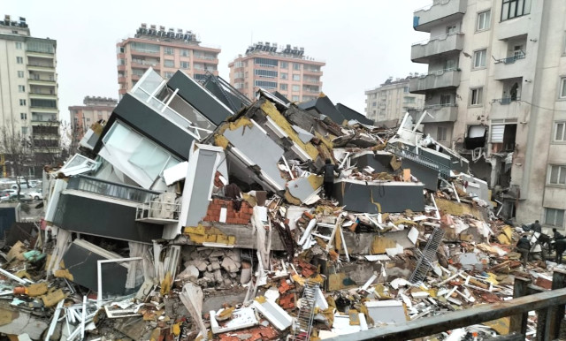 Kahramanmaraş'ta 36 kişinin can verdiği Ezgi Apartmanı'yla ilgili korkunç gerçek: Kolonları kesilmiş
