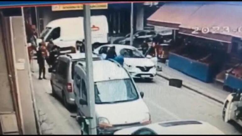 Zeytinburnu'nda otomobilin altından kalan kadını çevredekiler kurtardı