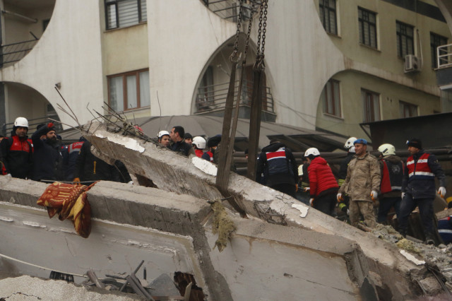 Diyarbakı'da 89 kişiye mezar olan Galeria İş Merkezi'nin kolonları inceltilmiş