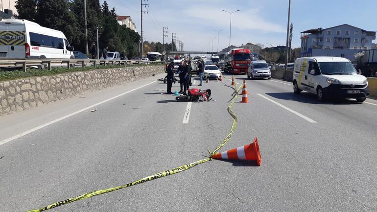 Devrilen motosikletteki 2 kişi TIR’ın altında kaldı: 1 ölü, 1 yaralı