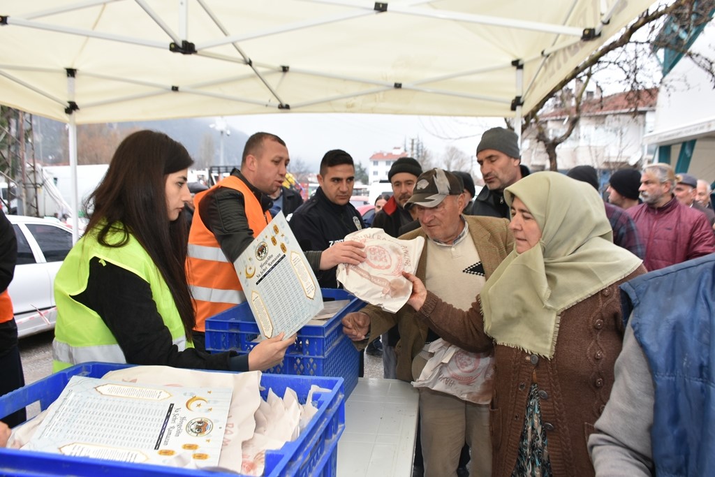 Başkan Bozkurt’tan vatandaşlara ‘Ramazan’ ziyareti