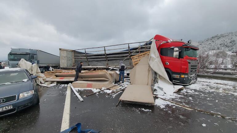 Bolu’da onlarca araç çarpıştı; Ankara istikameti ulaşıma kapandı