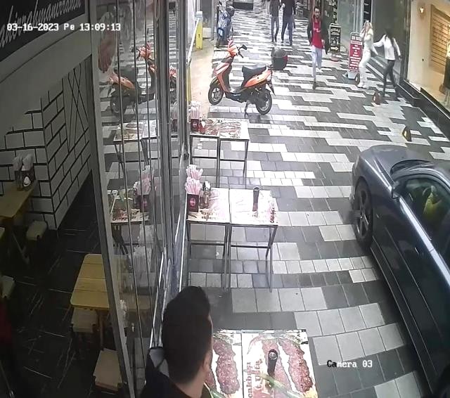 Bolu'daki 4.8'lik depreme lokantada yakalandılar! Bir anda sandalyelerden kalkarak dışarıya koştular