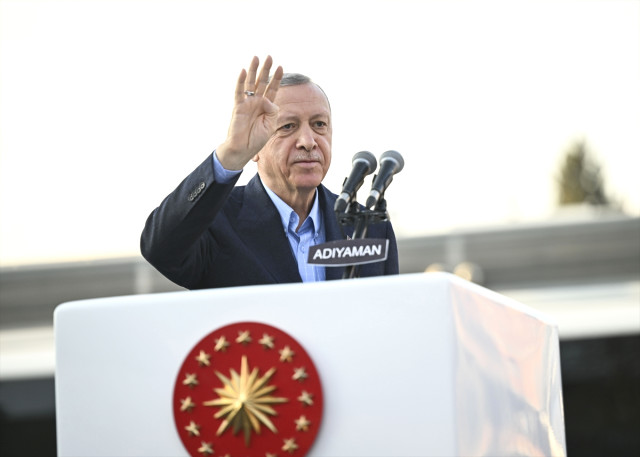 Cumhurbaşkanı Erdoğan'dan Kılıçdaroğlu'nun depremzedelere ücretsiz ev vaadine tepki: Şu mübarek Ramazan ayında yine yalan söylüyor