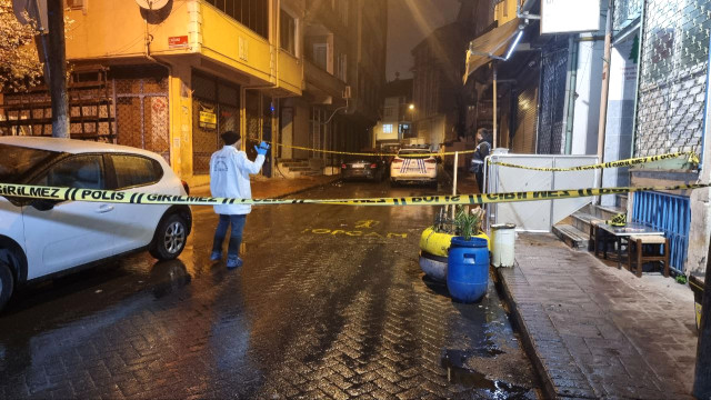 Beyoğlu'nda dernek basan silahlı saldırgan, kurşun yağdırdı: 3 yaralı