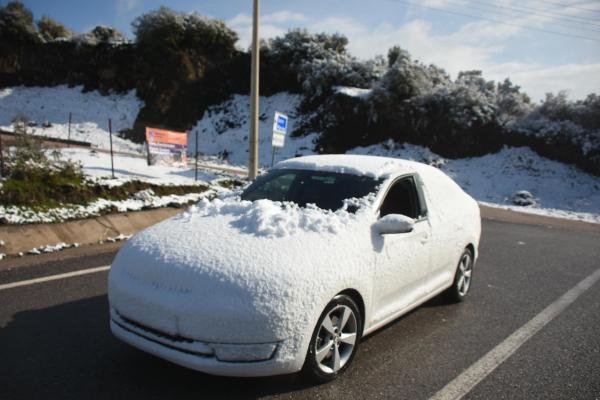 İstanbul ve Ankara'dan sonra bir kar haberi de İzmir'den