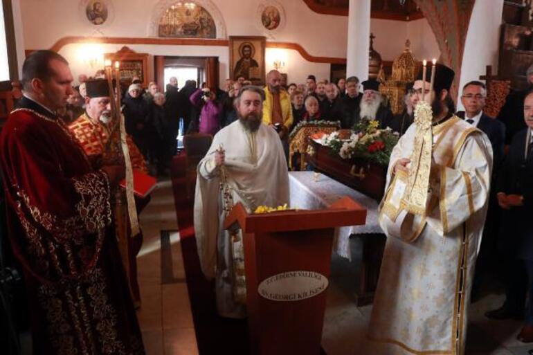 Kalp krizinden ölen Sveti Georgi Kilisesi papazı Çıkırık, toprağa verildi
