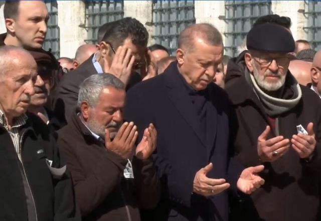 Bir dönem yanında çalışmıştı! Cumhurbaşkanı Erdoğan, vefat eden iş adamı Kemal Coşkun'un cenaze töreninde