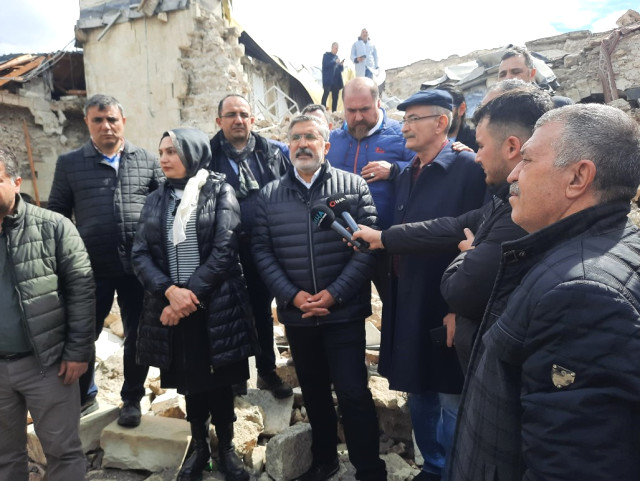 Gazetecilerden depremin vurduğu Hatay'a ziyaret! AK Partili Yayman çalışmalar hakkında bilgi verdi