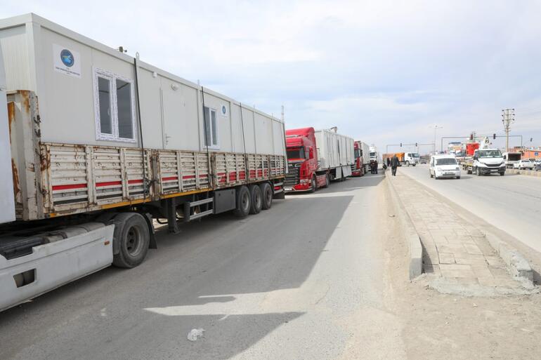 Van'dan deprem bölgesi Malatya'ya 30 konteyner