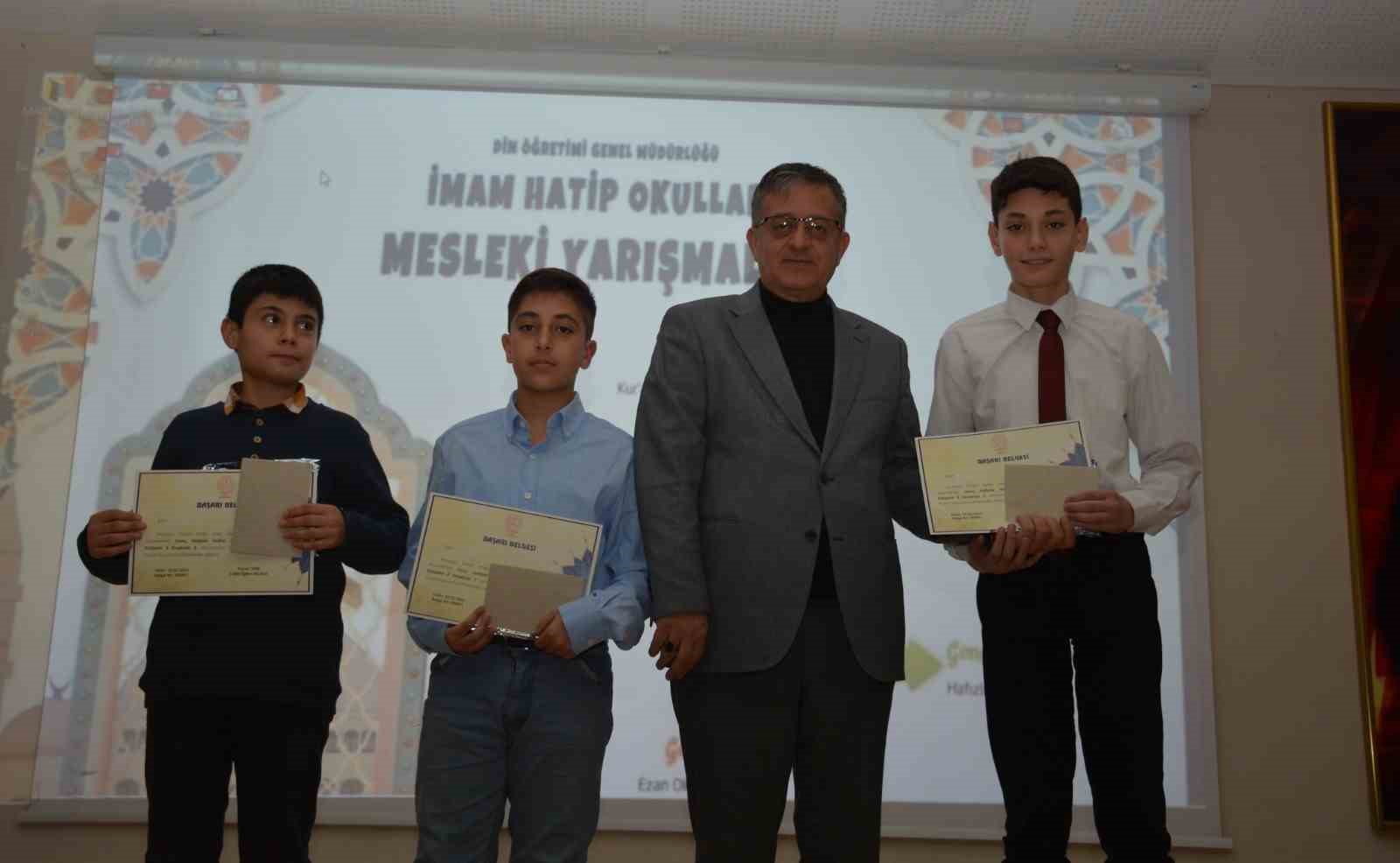İmam Hatip Okulları “Mesleki Yarışmalarında” dereceye giren öğrenciler ödüllerini aldı