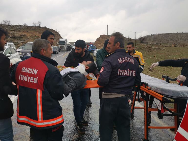 Mardin'de TIR ile kamyonet çarpıştı: 1 ölü, 7 yaralı