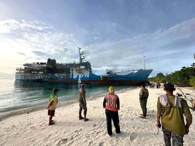 Filipinler'deki feribot yangınında 31 kişi hayatını kaybetti
