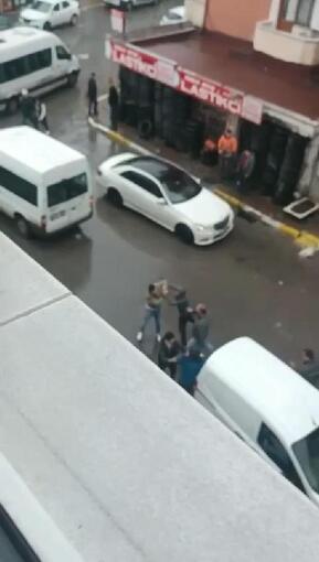Sultanbeyli'de park yeri kavgası kamerada