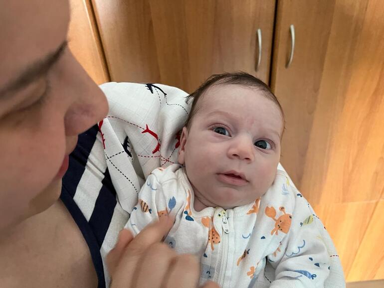 Yunus Umut bebek, 32 gün sonra anne ve babasına kavuştu