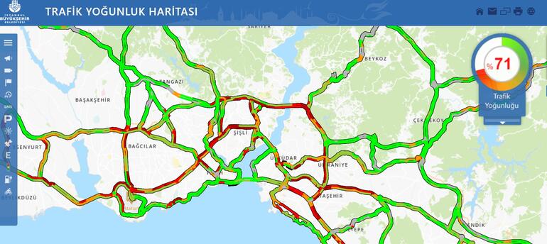 İstanbul'da yağmur trafiği etkiledi, yoğunluk yüzde 70'i aştı