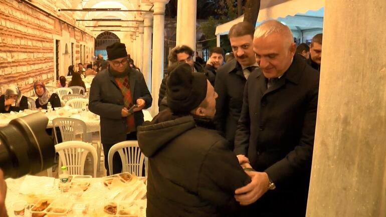 Bakan Ersoy Vakıflar Genel Müdürlüğü iftar programına katıldı
