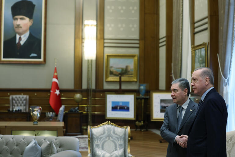 Erdoğan, Türkmenistan Halk Maslahatı Başkanı Berdimuhamedov ile görüştü