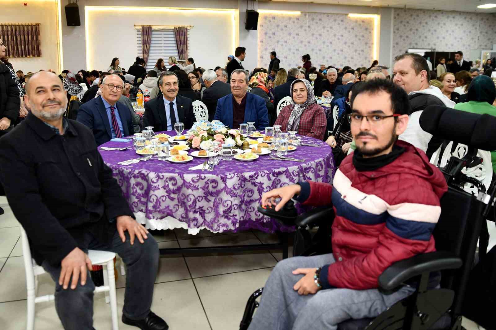 Ataç engelli bireyler ve aileleriyle iftarda buluştu