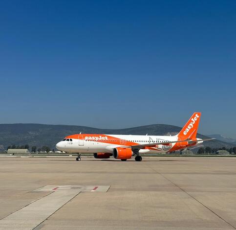 Milas-Bodrum Havalimanı İngiliz turistlerle sezonu açtı