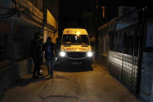 Adana'da bir kişi evinde yattığı sırada ağzından tabanca ile vuruldu