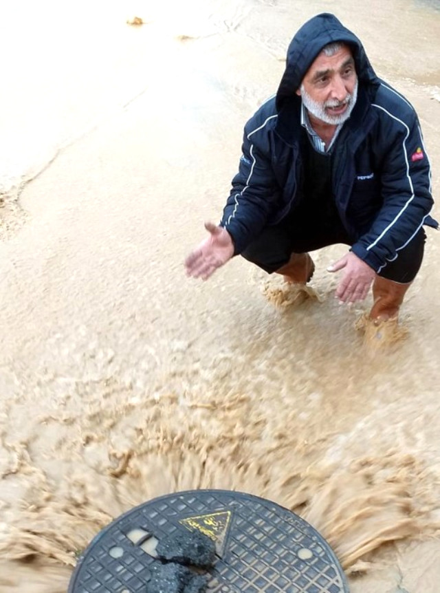 Malatya ve Elazığ şimdi de sel ile boğuşuyor! Dereler taştı, tarım arazileri sular altında kaldı