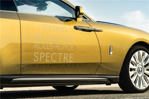 Rolls-Royce Spectre sıcak hava testlerinde