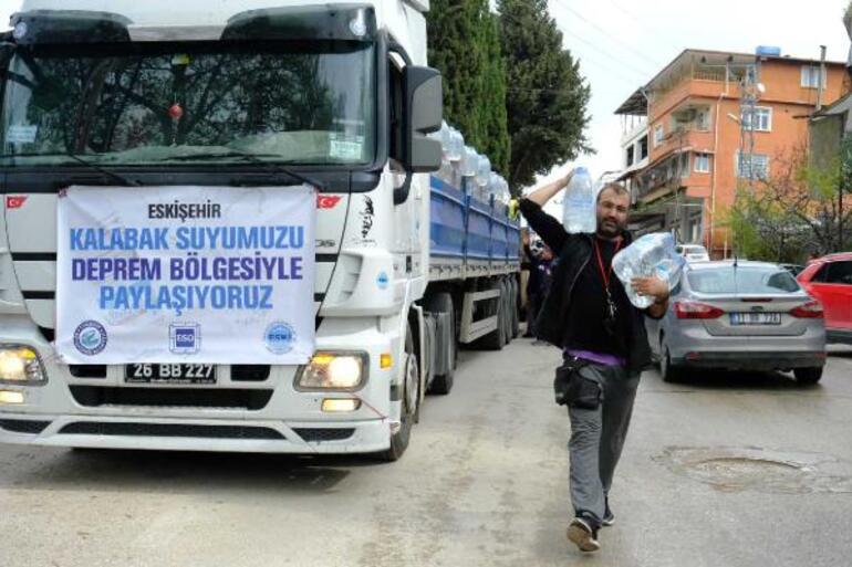 Eskişehir’den deprem bölgesine 12 TIR içme suyu desteği