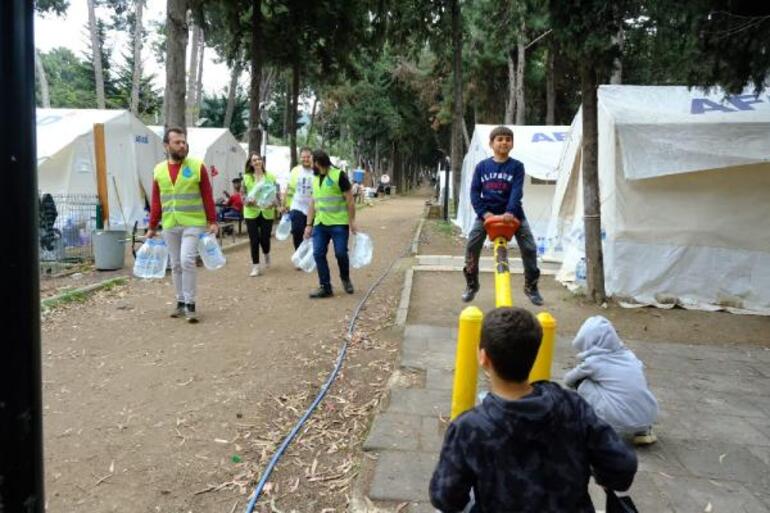 Eskişehir’den deprem bölgesine 12 TIR içme suyu desteği