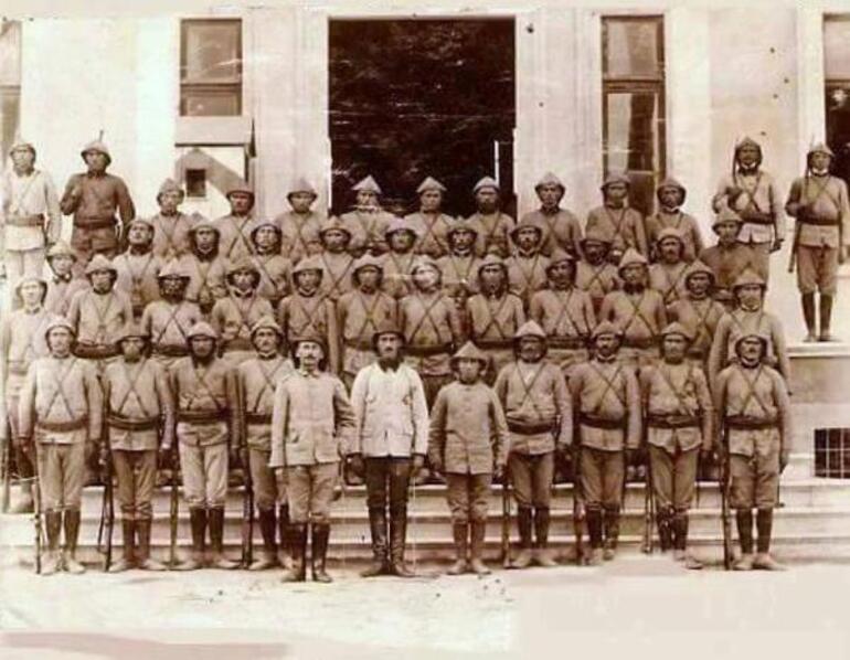 Tekirdağ'da askerlerin tarihi fotoğrafı yeniden canlandırıldı