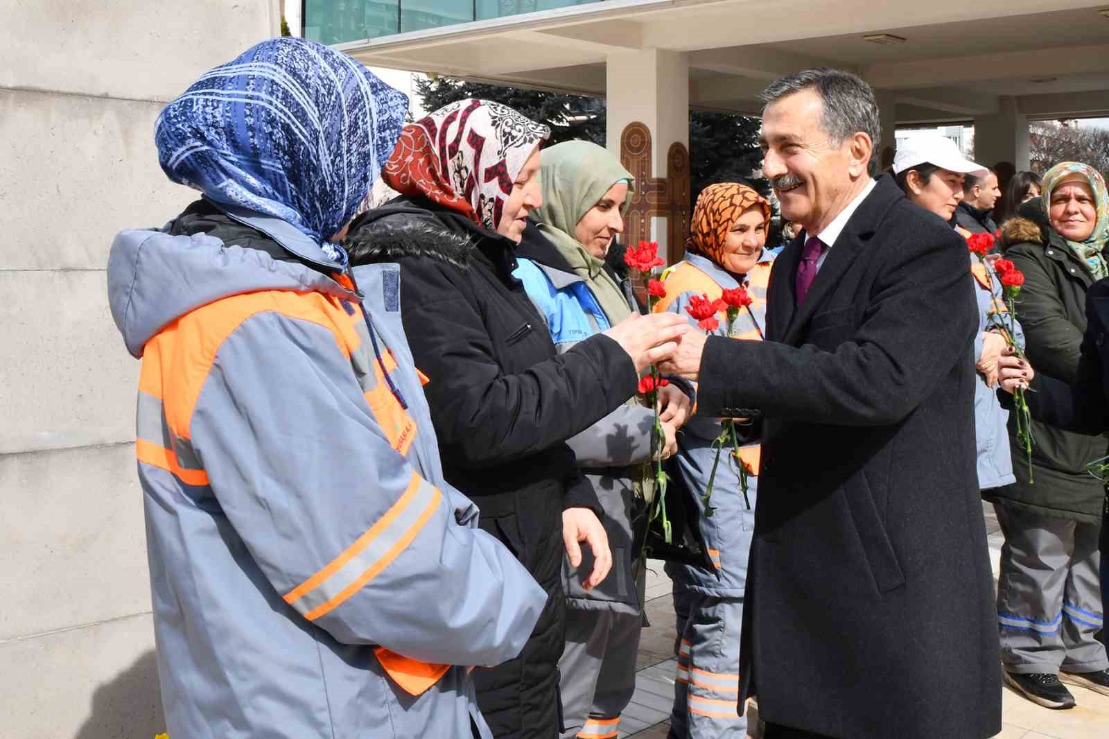 Başkan Ataç kadın çalışanların gününü kutladı