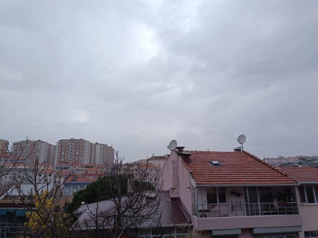 Son Dakika! İstanbul'da gün bir anda geceye döndü! Fırtına ve yağış etkili oluyor