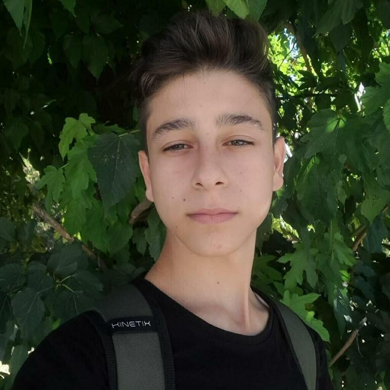 Liseli Mehmet'in sokak köpeklerinden kaçarken öldüğü kazanın görüntüsü ortaya çıktı